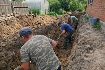 Нанять рабочих, чтобы выкопать яму лопатой в Ставрополе недорого
