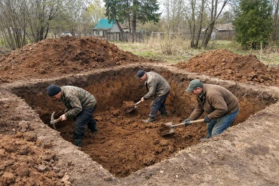 Рытье котлована в Ставрополе: профессиональная разработка грунта по оптимальной цене