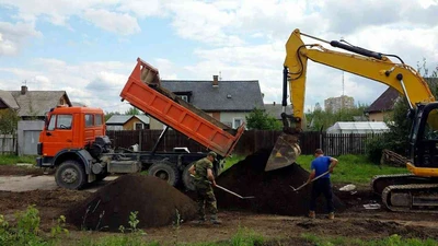 Поднятие участка грунтом в Ставрополе - отсыпка и выравнивание территории