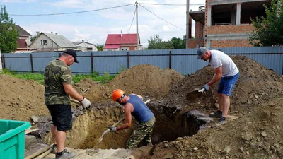 Копка ям вручную в Ставрополе под коммуникации и строительство