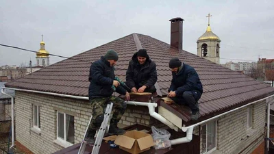 Монтаж водосточного желоба под ключ в Ставрополе - Персонал 360