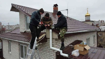 Монтаж водосточных желобов в Ставрополе с гарантией качества