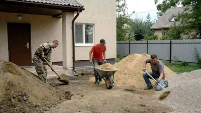 Отсыпка участка щебнем и песком вокруг дома в Ставрополе