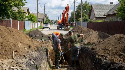 Копка траншей под водопровод в Ставрополе с рабочими посменно