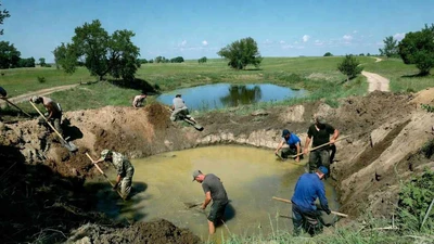 Рытье водоемов разнорабочими в Ставрополе - недорогое создание прудов