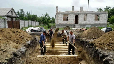 Выемка грунта вручную в Ставрополе: цена за м3 под ключ