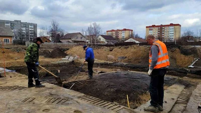 Вертикальная планировка грунта разнорабочими в Ставрополе