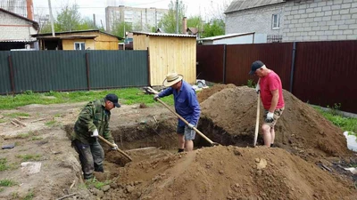Выкопать яму лопатой в Ставрополе недорого - ручные земляные работы под ключ