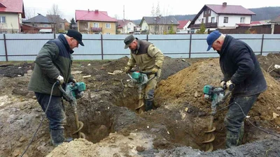 Бурение ям под столбы и сваи в Ставрополе - услуги разнорабочих