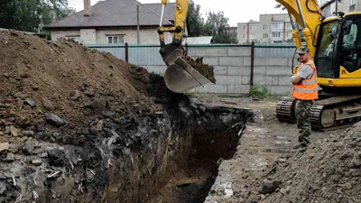 Аренда экскаватора для копки ям в Ставрополе - цены от Персонал 360