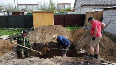 Выкопать яму вручную лопатой в Ставрополе - услуги разнорабочих Персонал 360