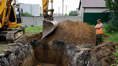 Выкопать яму экскаватором в Ставрополе - аренда с оператором