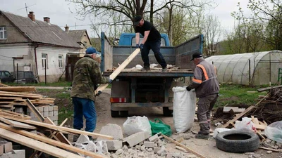 Вывоз строительного мусора с дачи в Ставрополе: цена от 1548 руб