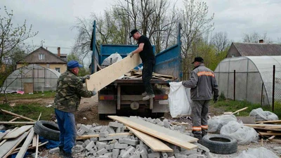 Вывоз строительного мусора с дачного участка в Ставрополе - цена и сроки
