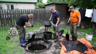 Чистка выгребных ям разнорабочими в Ставрополе