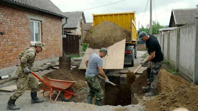Разработка грунта вручную с вывозкой в Ставрополе - услуги разнорабочих